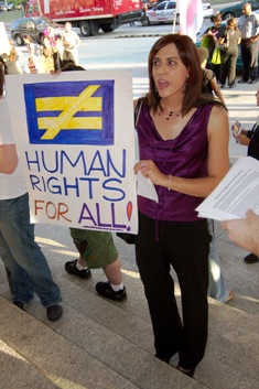 Jessica McKinnon - ENDA protest - October 2007  (photo by Maarja Vigorito)